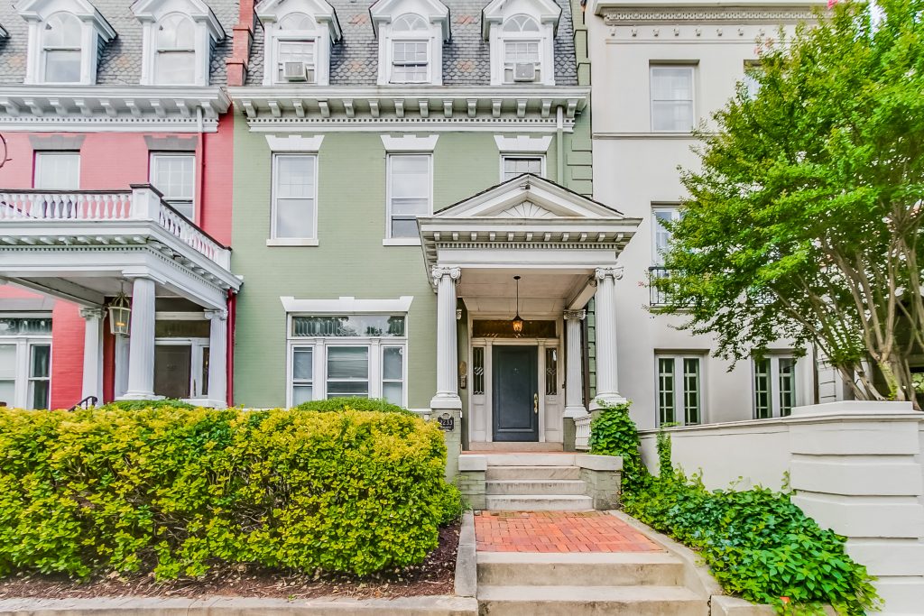 The property at 2233 Monument Ave. was recently sold and will likely be converted to a single-family home from apartments. Photos courtesy of Rob Moss, The Steele Group Sotheby's International Realty.