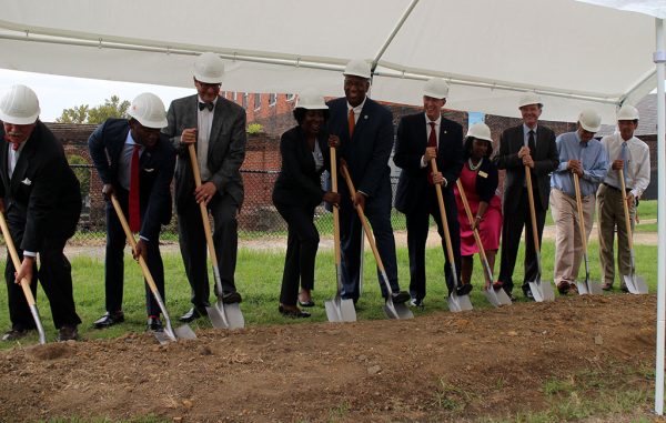 City and state officials join American Civil War Museum staff for the ceremonial groundbreaking. (Mike Platania)