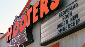 Hooters reopening