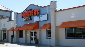 Hooters Hundred Road