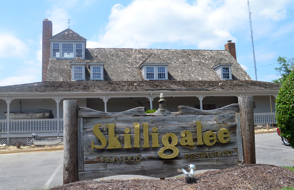Skilligalee's longtime location at 5416 Glenside Dr. (Photo by Mark Robinson)