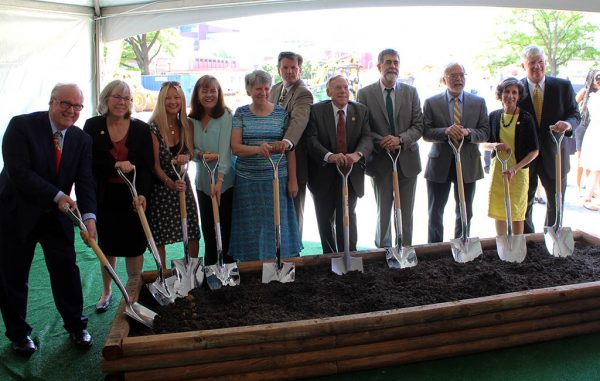 Government and VCU officials break ground on the School of Allied Health Professions building. (Mike Platania)
