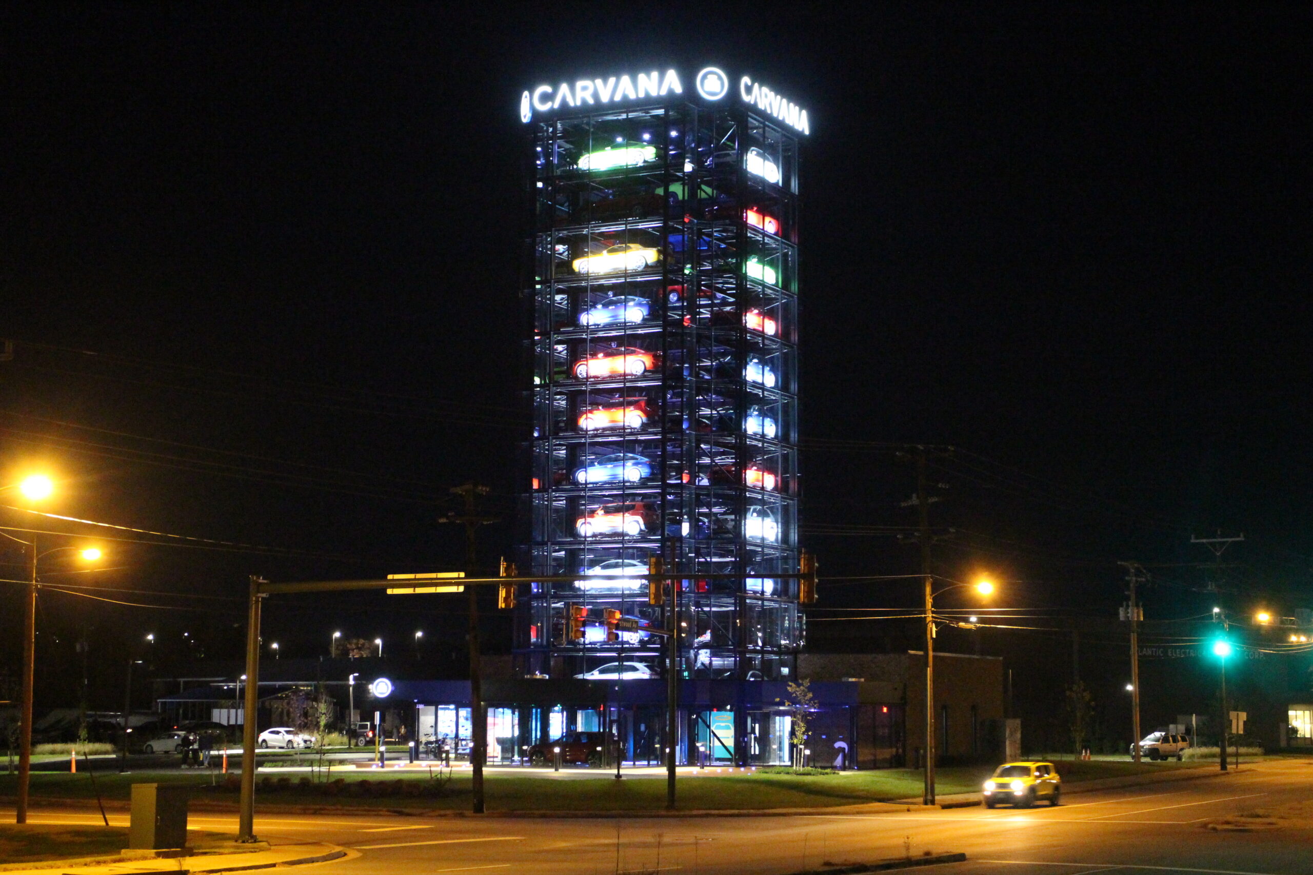Carvana opens car vending machine tower in Richmond