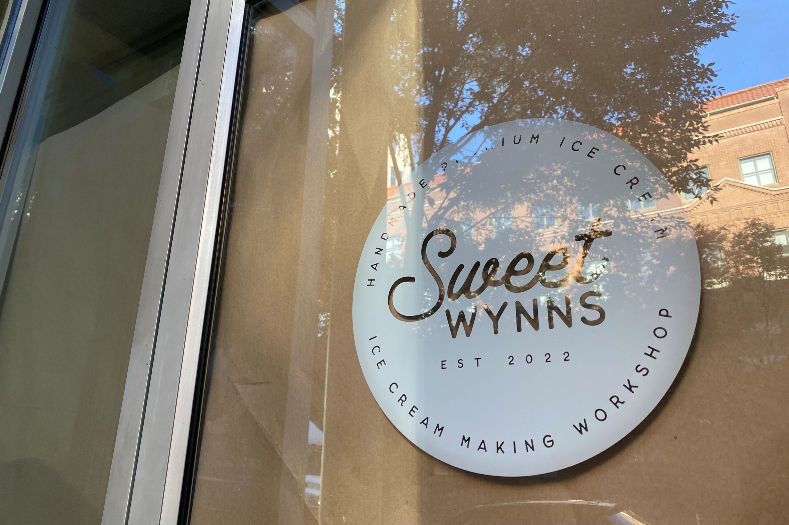 sweet wynns sign scaled
