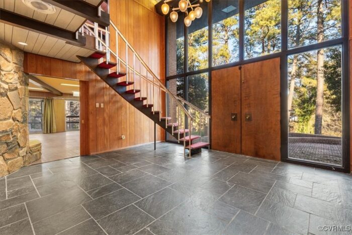 200 Kanawha Drive 2