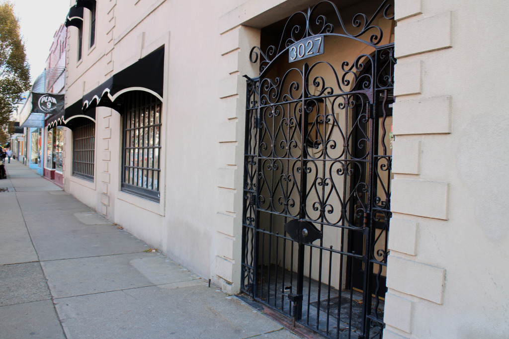 A real estate firm is moving into a former antique shop in Carytown. Photo by Evelyn Rupert.