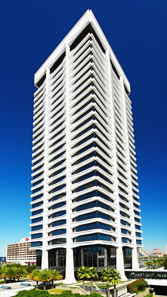 Lingerfelt Commonwealth Partners bought a 28-story office tower in Florida. Photos courtesy of Lingerfelt.